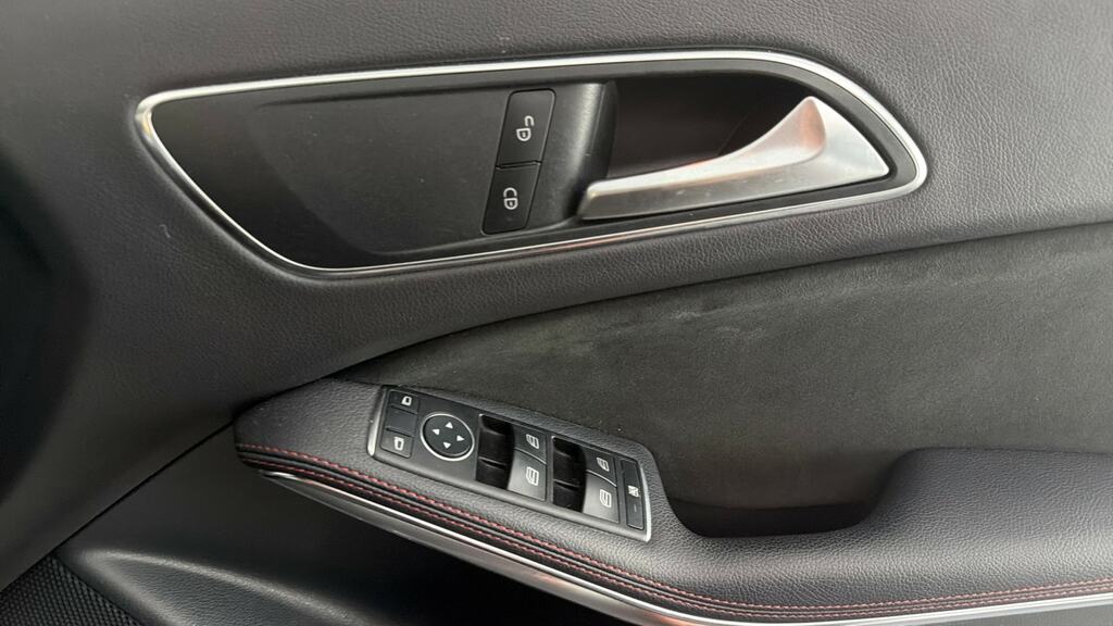 Mercedes-Benz GLA Class Gla 200 Se Brown #21