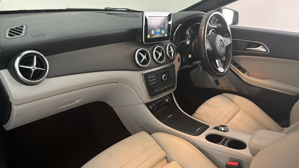 Mercedes-Benz CLA Class Cla 200 D Amg Black #11