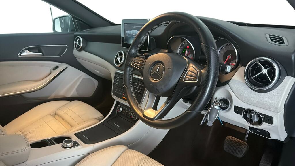 Mercedes-Benz CLA Class Cla 200 D Amg Black #9