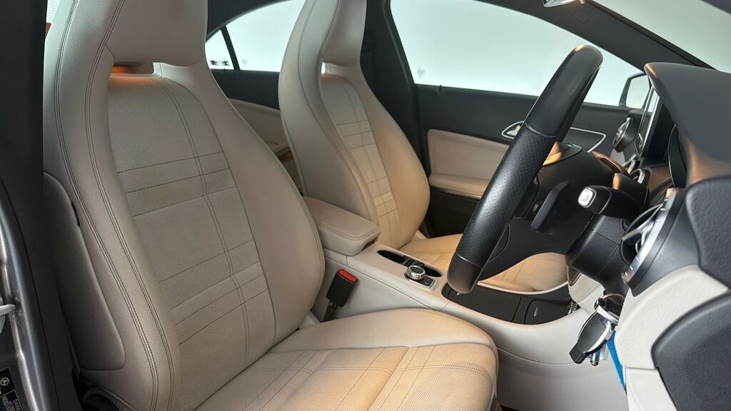 Mercedes-Benz CLA Class Cla 200 D Amg Black #10