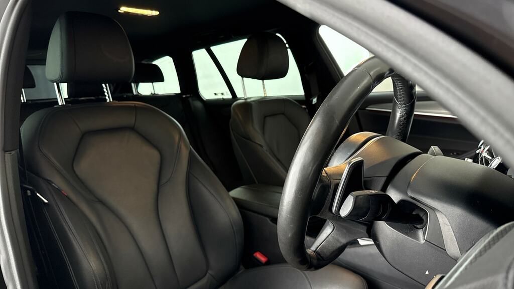 BMW 5 Series 520D Se Blue #10