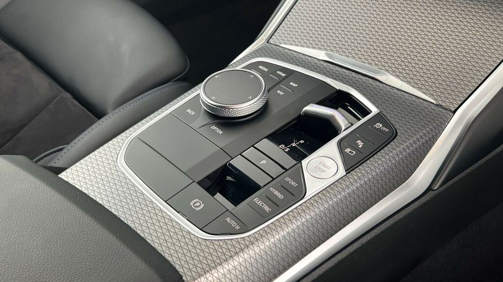 BMW 3 Series Saloon Grey #10