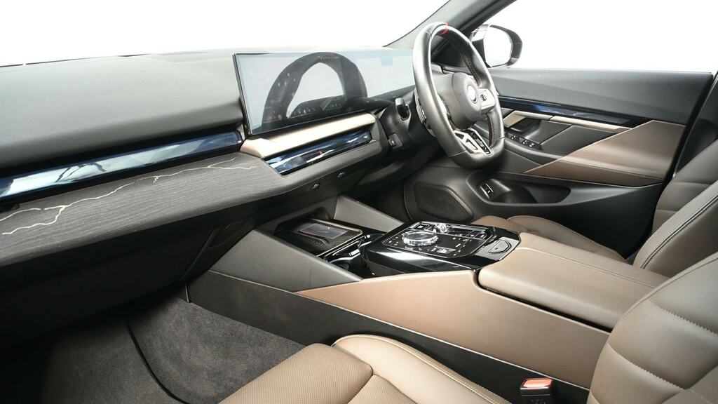 BMW i5 G60 Edrive40 M Sport Saloon Black #7