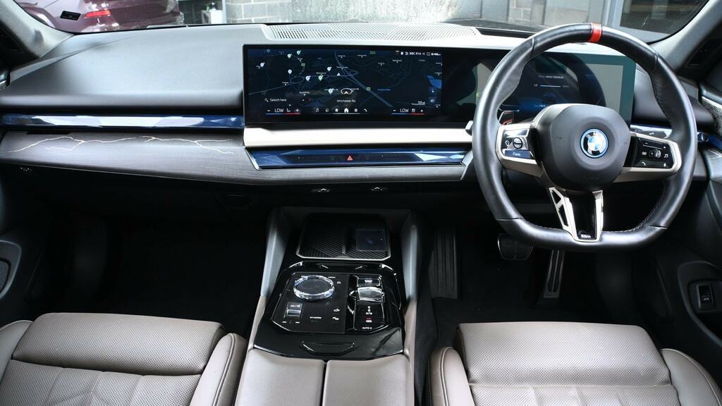 BMW i5 G60 Edrive40 M Sport Saloon Black #4
