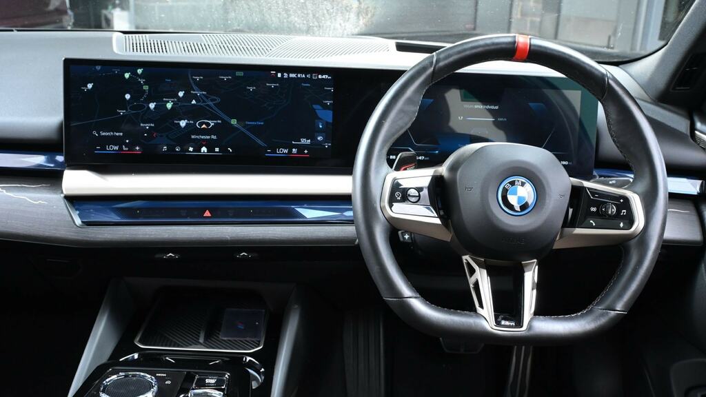 BMW i5 G60 Edrive40 M Sport Saloon Black #5