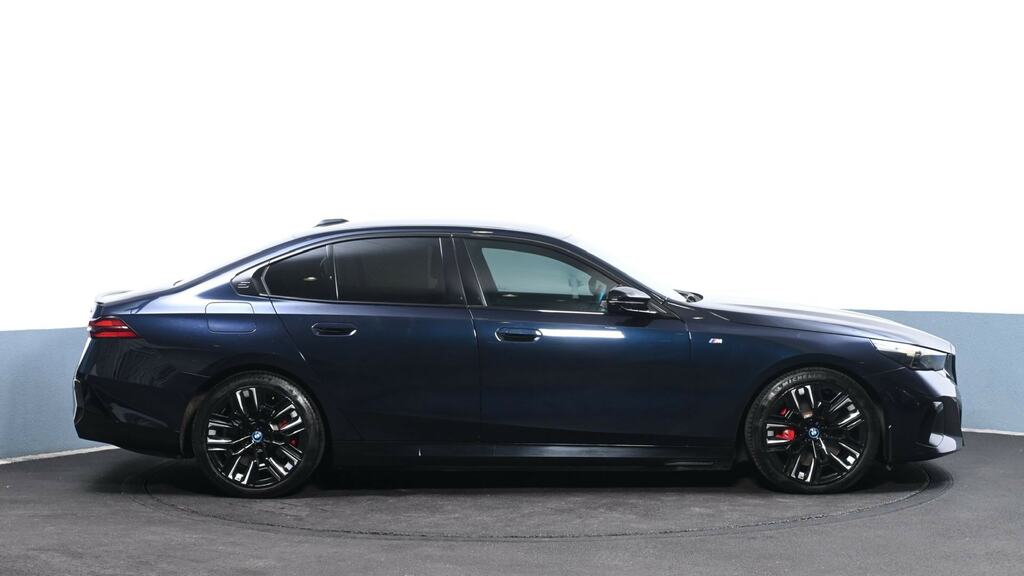 BMW i5 G60 Edrive40 M Sport Saloon Black #3