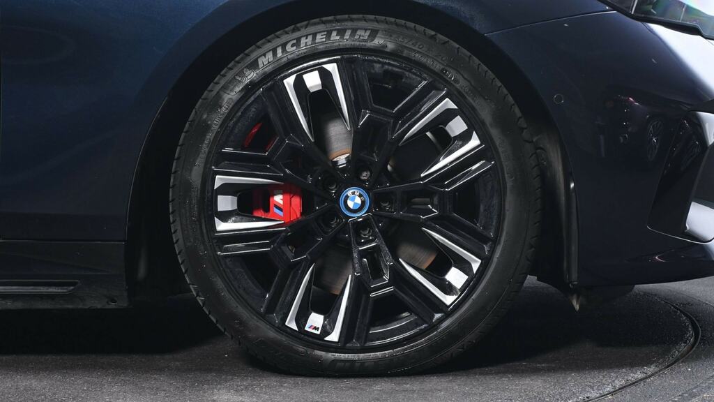 BMW i5 G60 Edrive40 M Sport Saloon Black #14