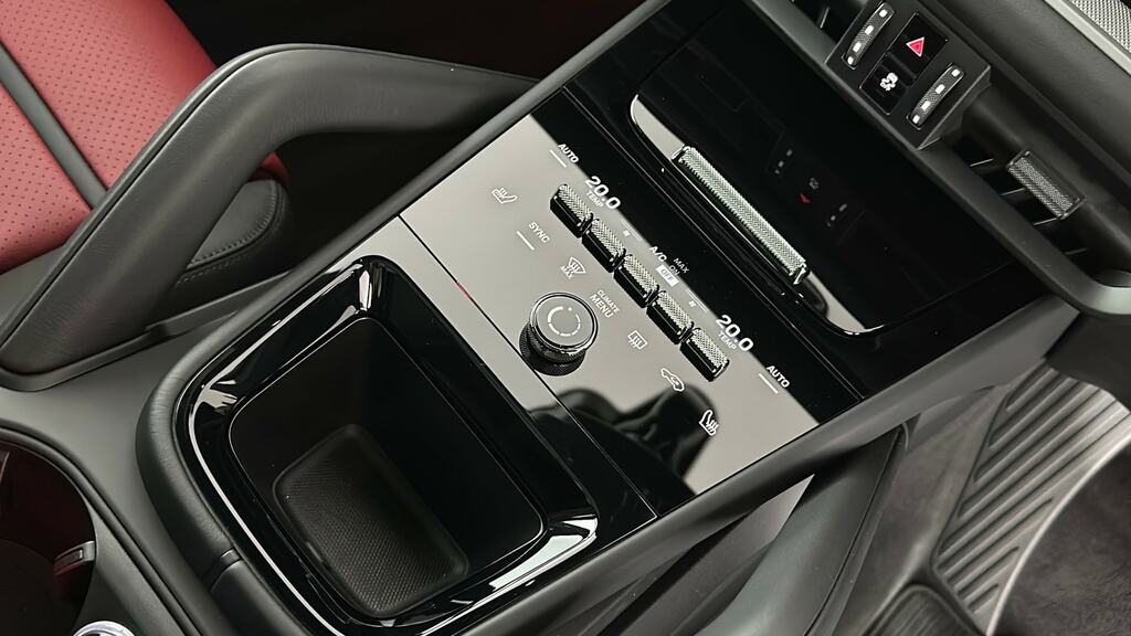 Porsche Cayenne 3.0 V6 E-hybrid 25.9Kwh Coupe Plug-in H Black #31