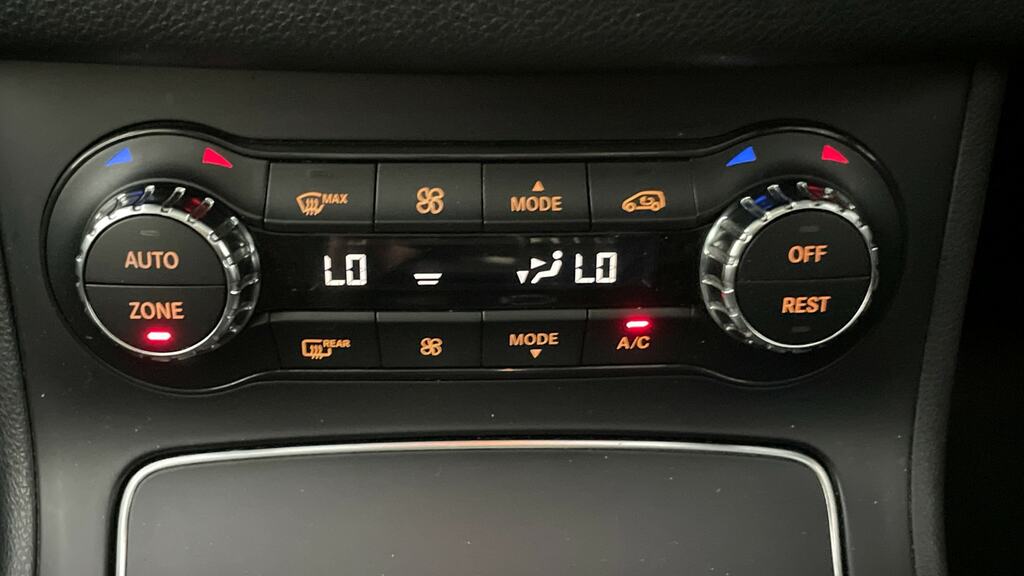 Mercedes-Benz B Class B180d Sport White #16
