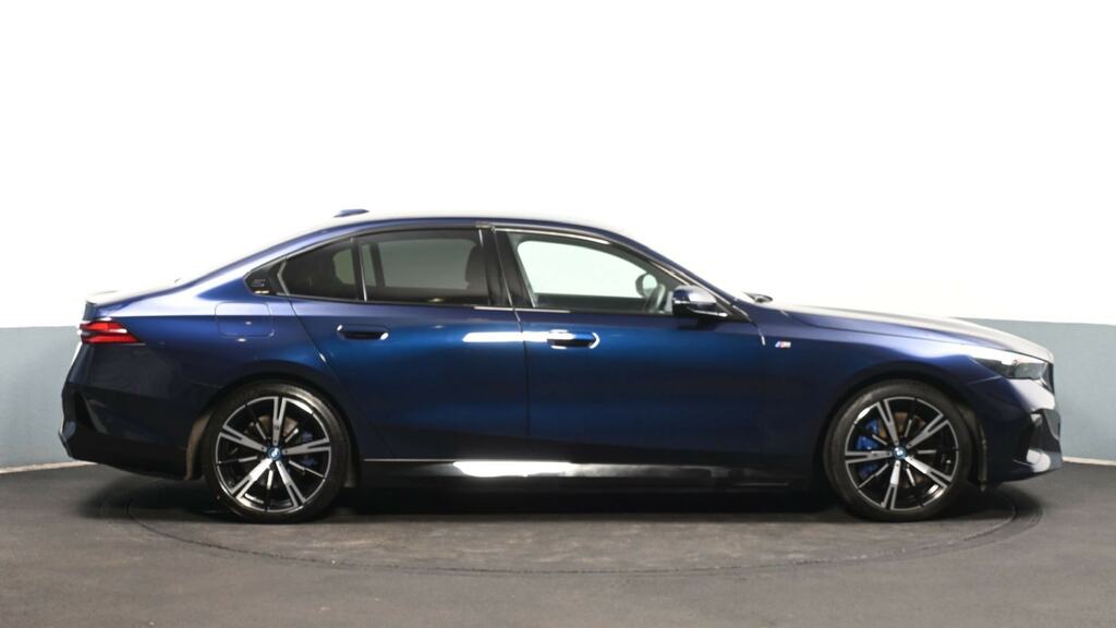 BMW i5 250Kw Edrive40 M Sport Pro 84Kwh Blue #3