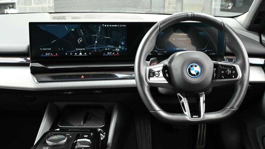 BMW i5 250Kw Edrive40 M Sport Pro 84Kwh Blue #5