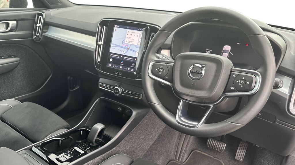 Volvo XC40 2.0 B3p Plus Black Edition Blue #5