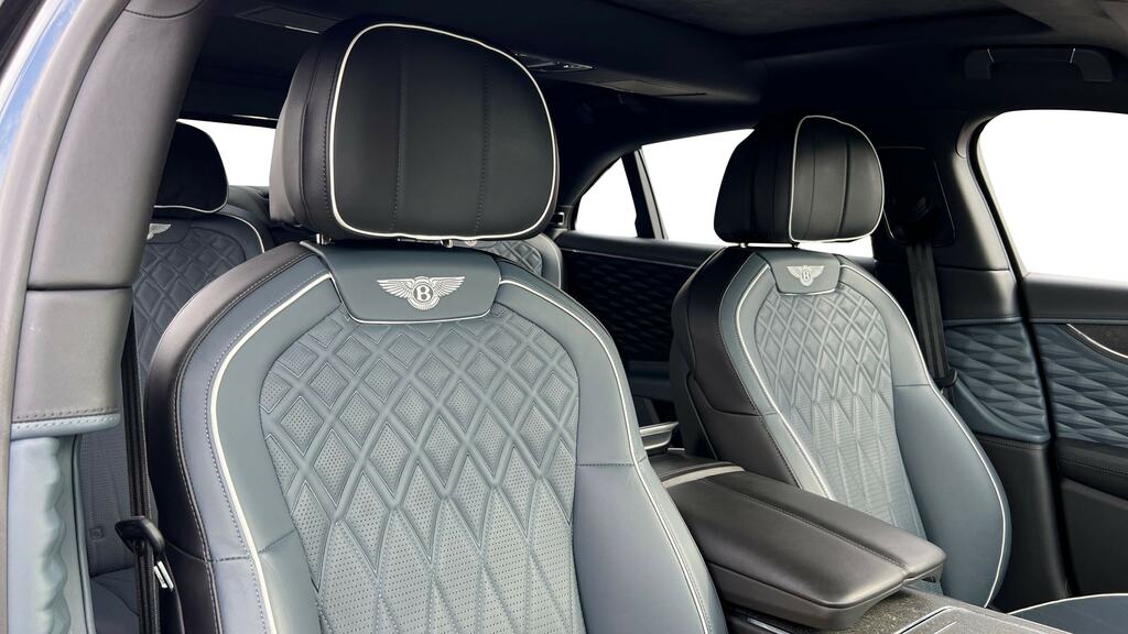 Bentley Flying Spur 4.0 V8 Mulliner Citytouring 4 Seat Purple #10