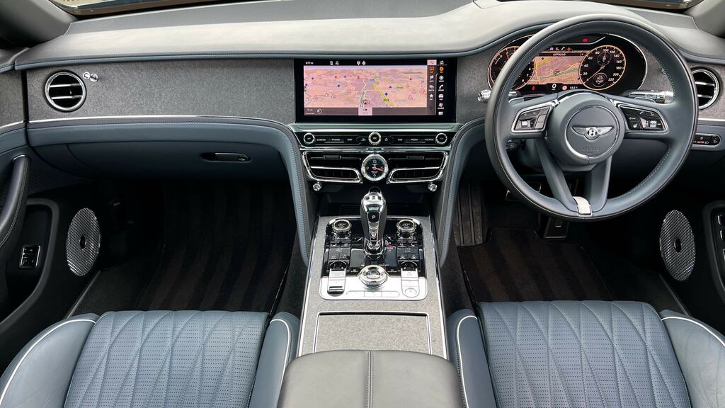 Bentley Flying Spur 3.0 V6 Hybrid Mulliner Driv Spec Tour Blue #4