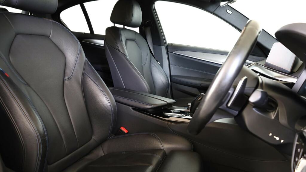 BMW 5 Series 520D M Sport White #10