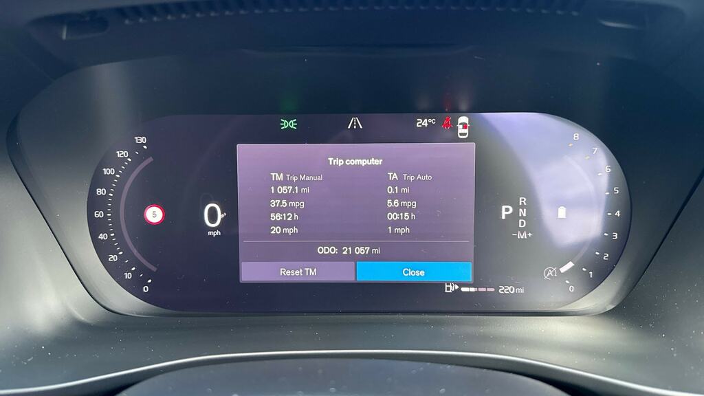Volvo XC40 Plus, B3 Mild Hybrid, Dark Black #36