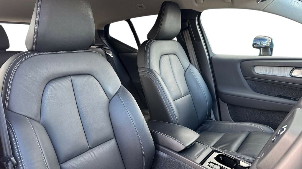 Volvo XC40 Plus, B3 Mild Hybrid, Dark Black #9