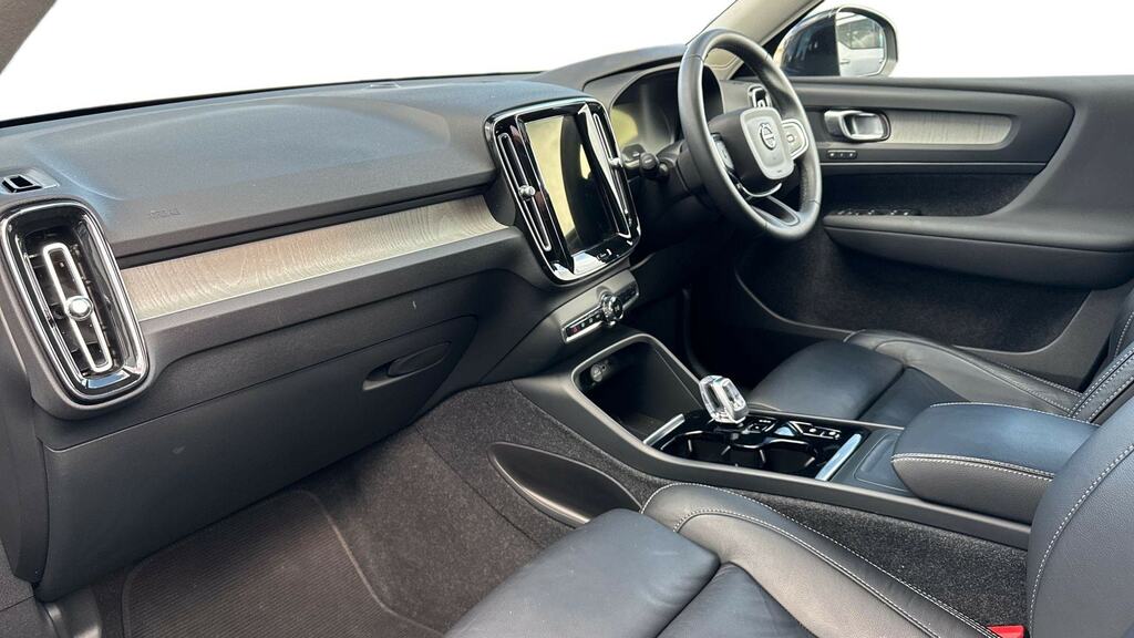 Volvo XC40 2.0 B3p Plus Dark Black #4