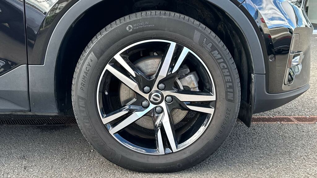 Volvo XC40 Plus, B3 Mild Hybrid, Dark Black #16