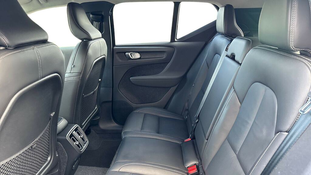 Volvo XC40 Plus, B3 Mild Hybrid, Dark Black #10