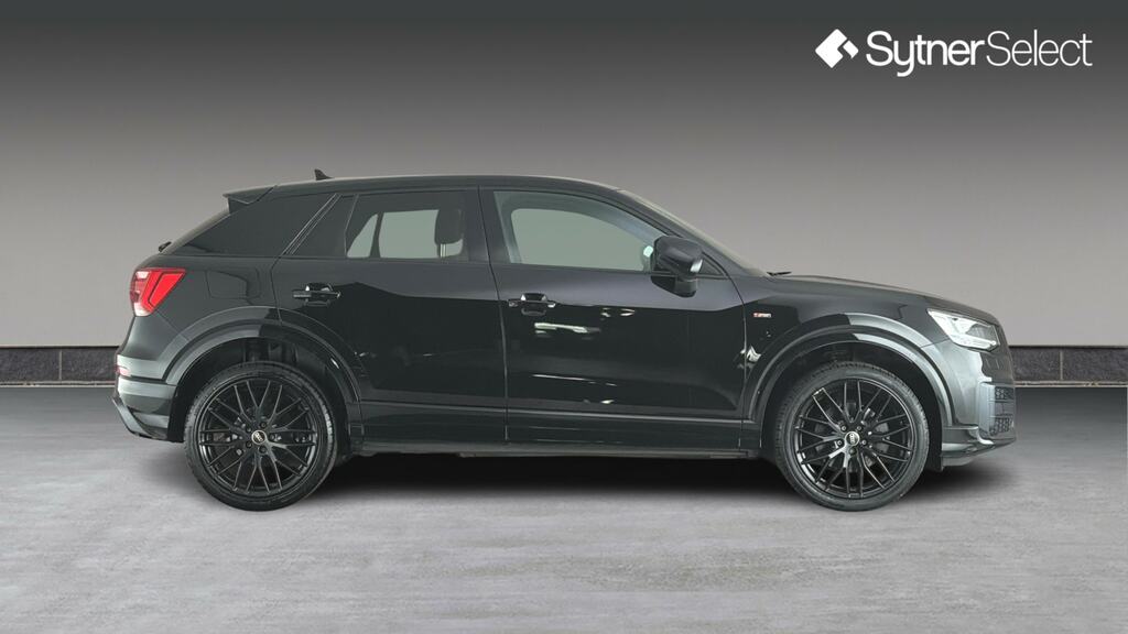 Audi Q2 30 Tfsi Black Edition Black #3