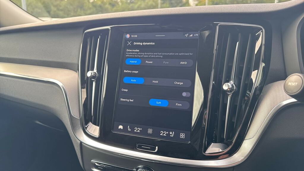 Volvo V60 Plus, B4 Mild Hybrid, Dark Blue #37