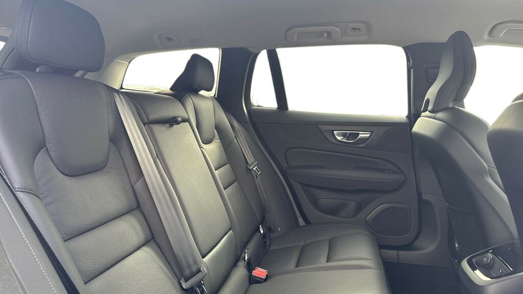 Volvo V60 Plus, B4 Mild Hybrid, Dark Blue #30