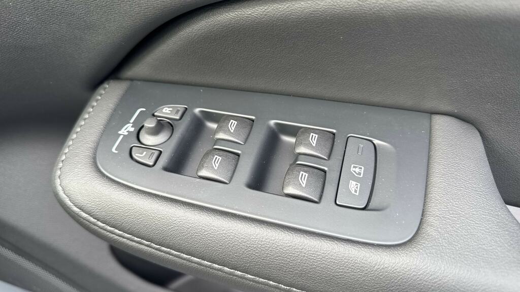 Volvo V60 Plus, B4 Mild Hybrid, Dark Blue #25