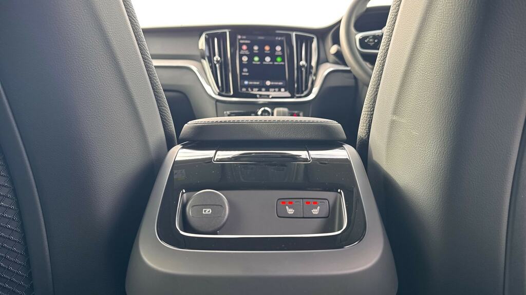 Volvo V60 Plus, B4 Mild Hybrid, Dark Blue #35