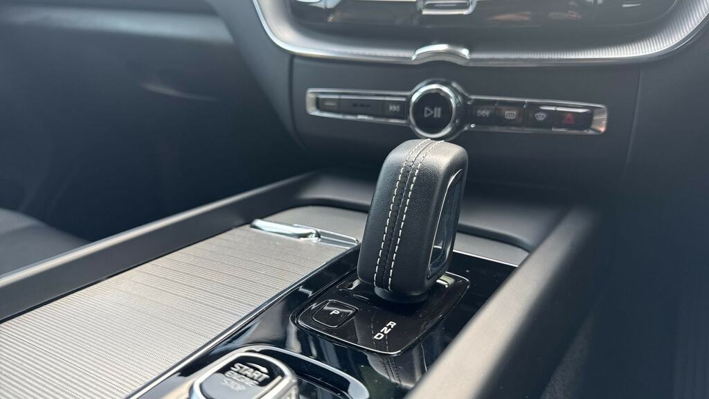 Volvo XC60 2.0 B4d Momentum Awd Geartronic Grey #14