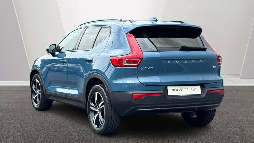 Volvo XC40 2.0 B3p Plus Dark Blue #2