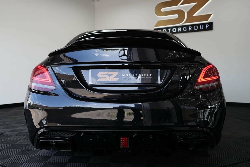 Mercedes-Benz 300 C Amg Line Premium Black #3