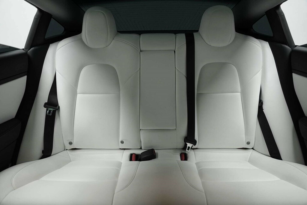 Tesla Model 3 Dual Motor Long Range Saloon 4 White #35