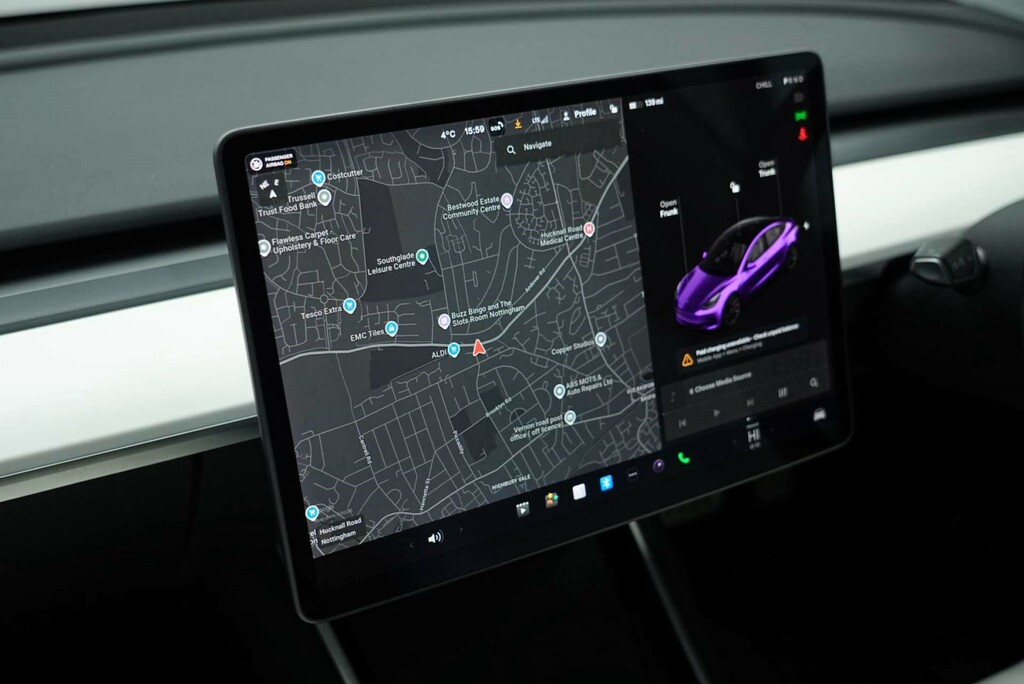 Tesla Model 3 Dual Motor Long Range Saloon 4 White #10