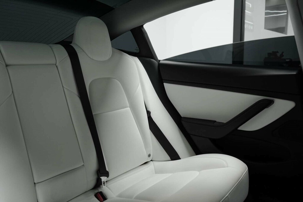 Tesla Model 3 Dual Motor Long Range Saloon 4 White #36