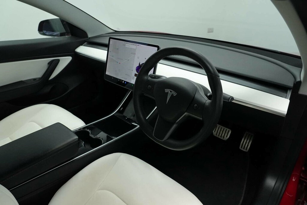 Tesla Model 3 Dual Motor Long Range Saloon 4 White #40