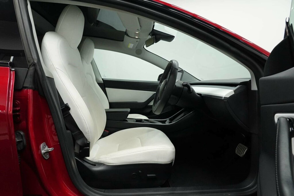 Tesla Model 3 Dual Motor Long Range Saloon 4 White #53