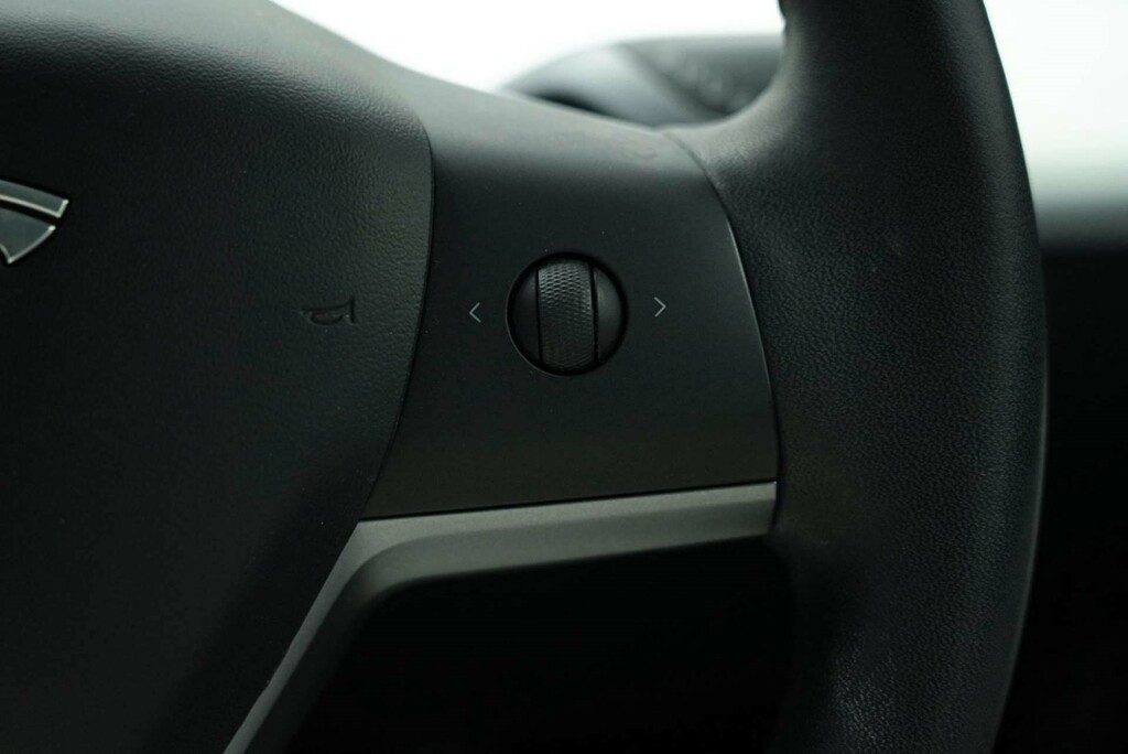 Tesla Model 3 Dual Motor Long Range Saloon 4 White #64