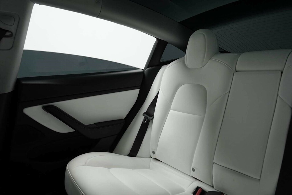 Tesla Model 3 Dual Motor Long Range Saloon 4 White #34