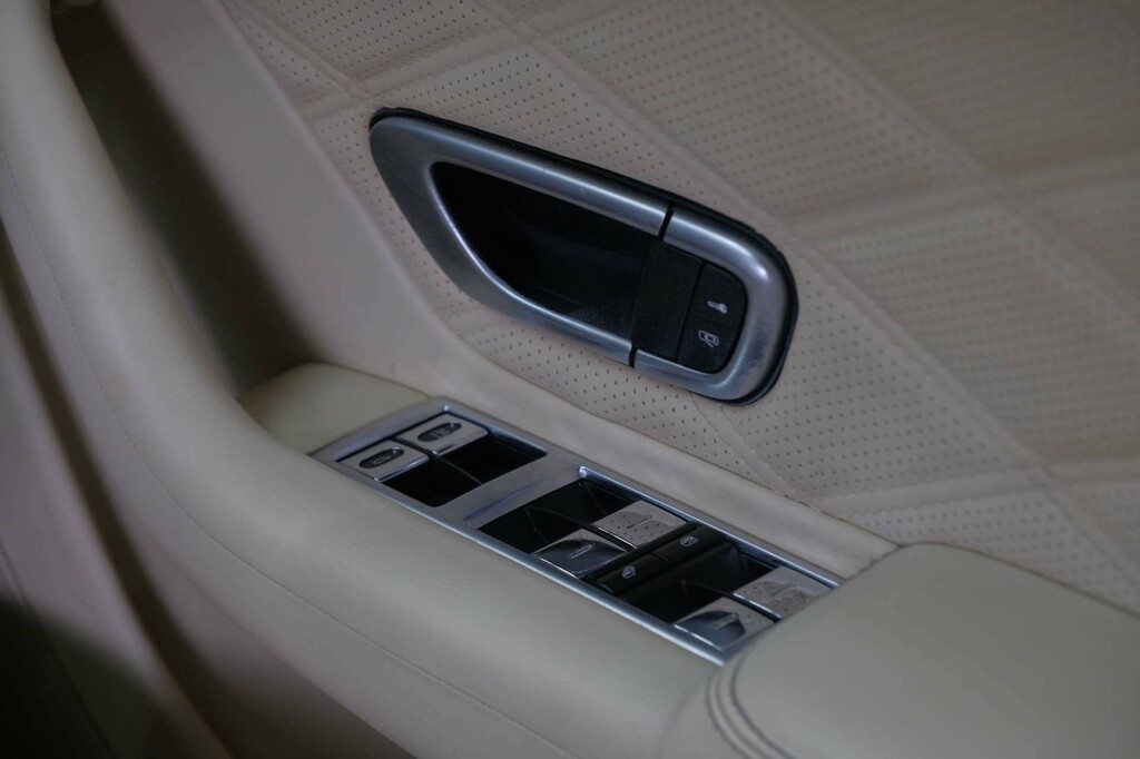 Bentley Continental Gt Bentley Continental 6.0 Flexfuel Gt 6Spd 4Wd Silver #71