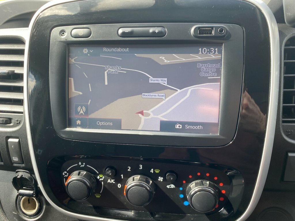 Renault Trafic 1.6L Sport Nav Silver #5