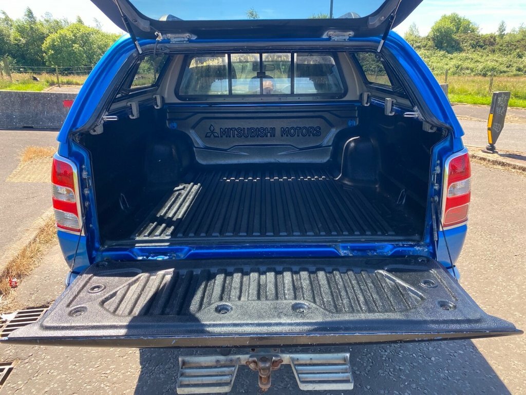 Mitsubishi L200 2.4L Dc Barbarian Blue #6
