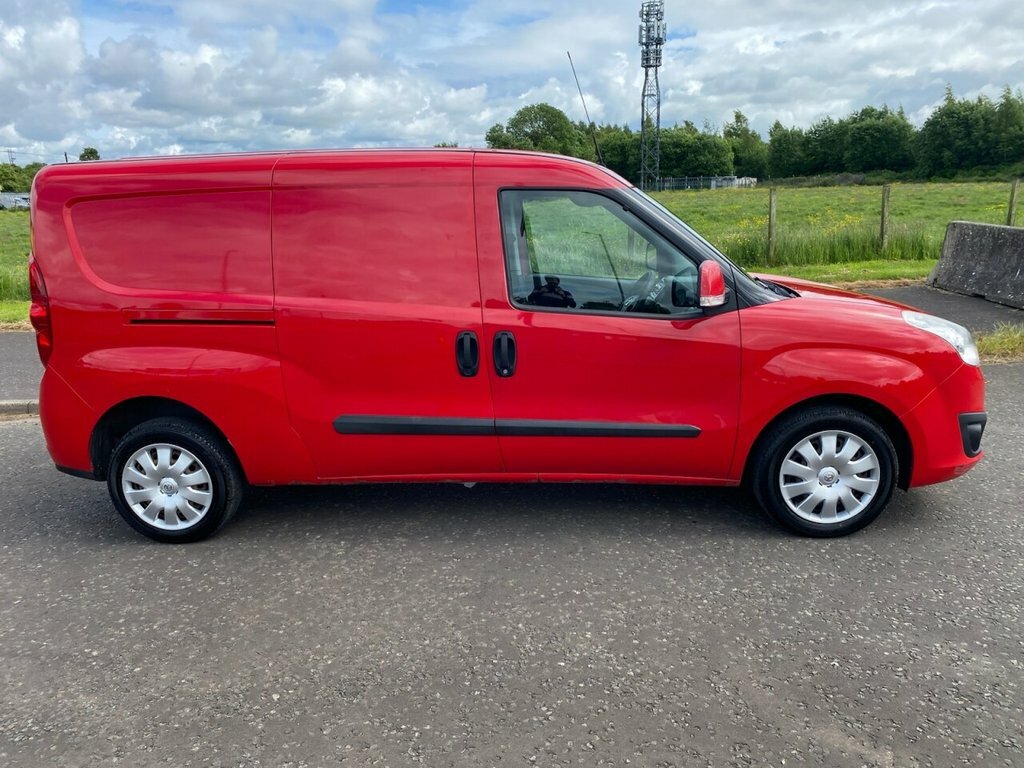 Vauxhall Combo 1.3L Sportive Red #2