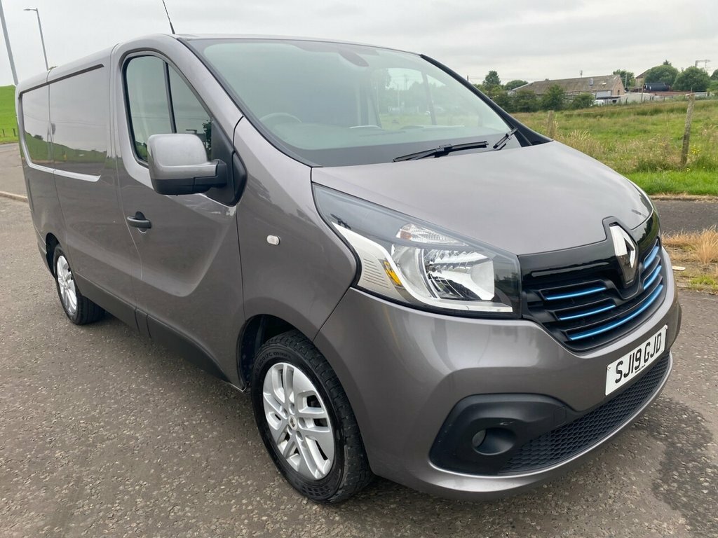 Renault Trafic 1.6L Sport Nav Grey