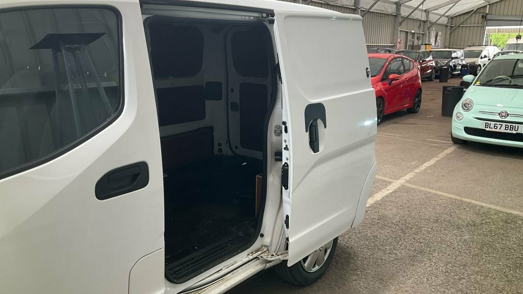 Nissan e-NV200 Mpv White #5