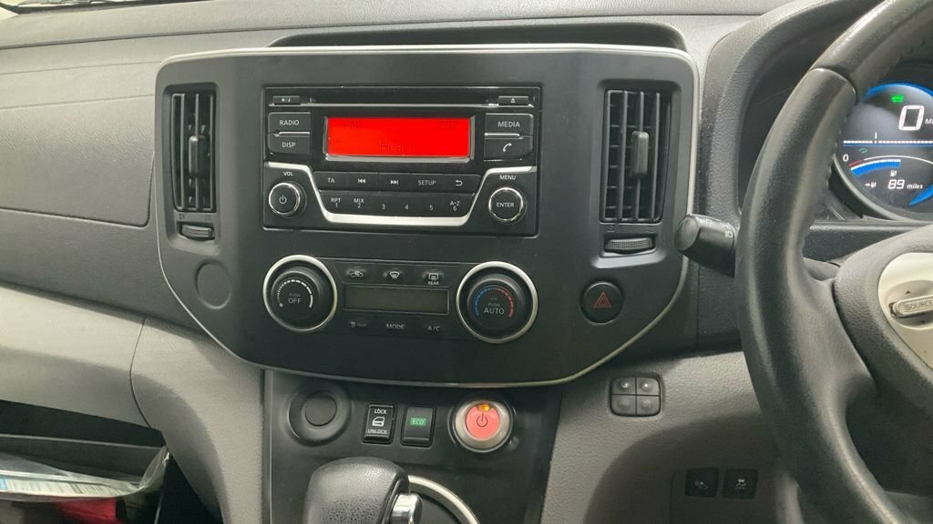 Nissan e-NV200 Mpv White #6