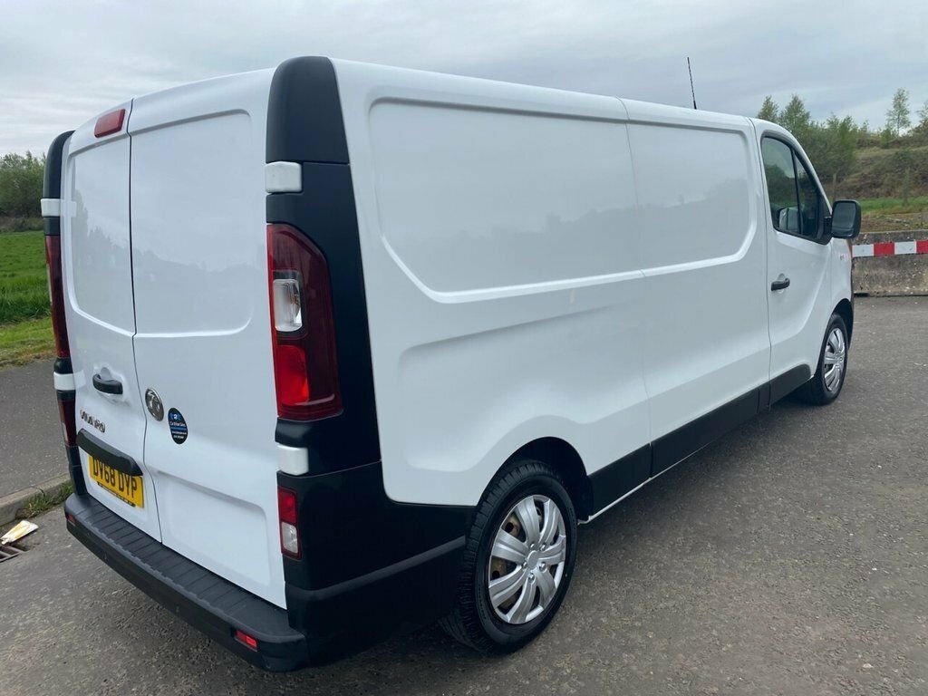 Vauxhall Vivaro Mpv White #3