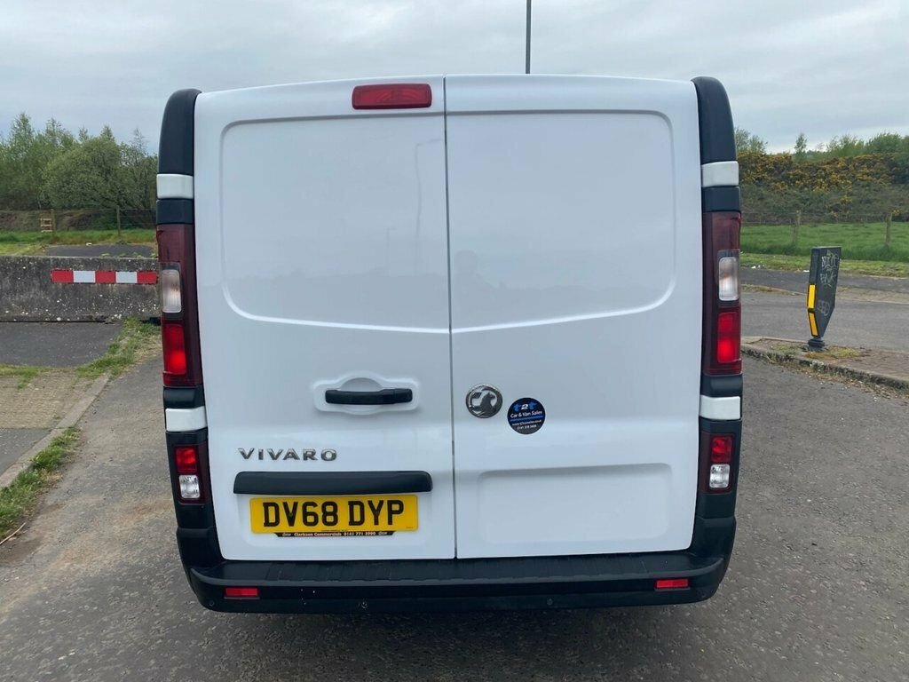 Vauxhall Vivaro Mpv White #6
