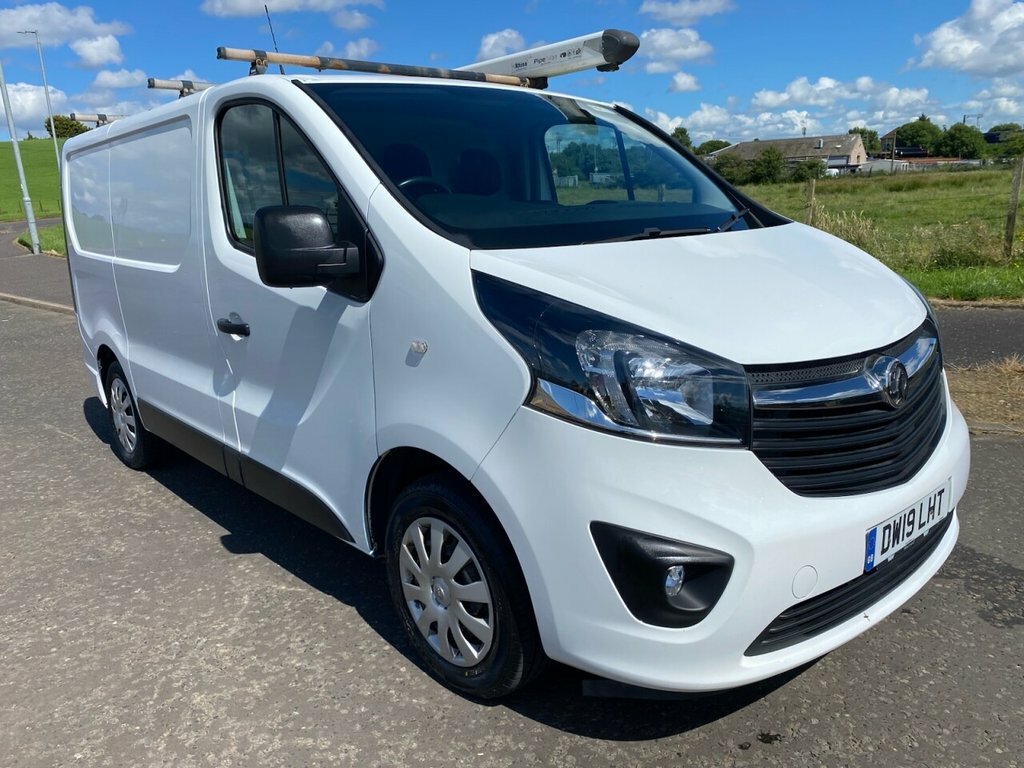 Vauxhall Vivaro 1.6L Sportive White