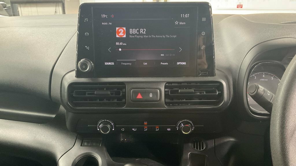 Vauxhall Combo 2300 1.5 Turbo D 100Ps H1 Sportive Van 6 Speed White #9